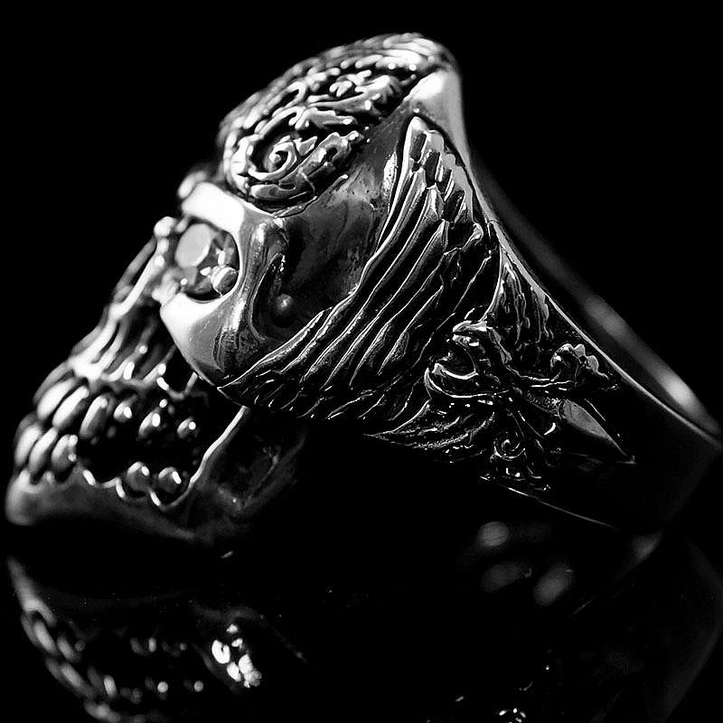 Massiver Biker Schmuck Skullringe mit Verzierung