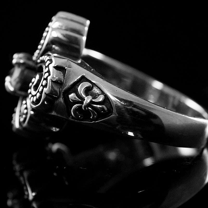 Fleur de Lis Ring mit Schmuckstein Mittelalter Schmuck