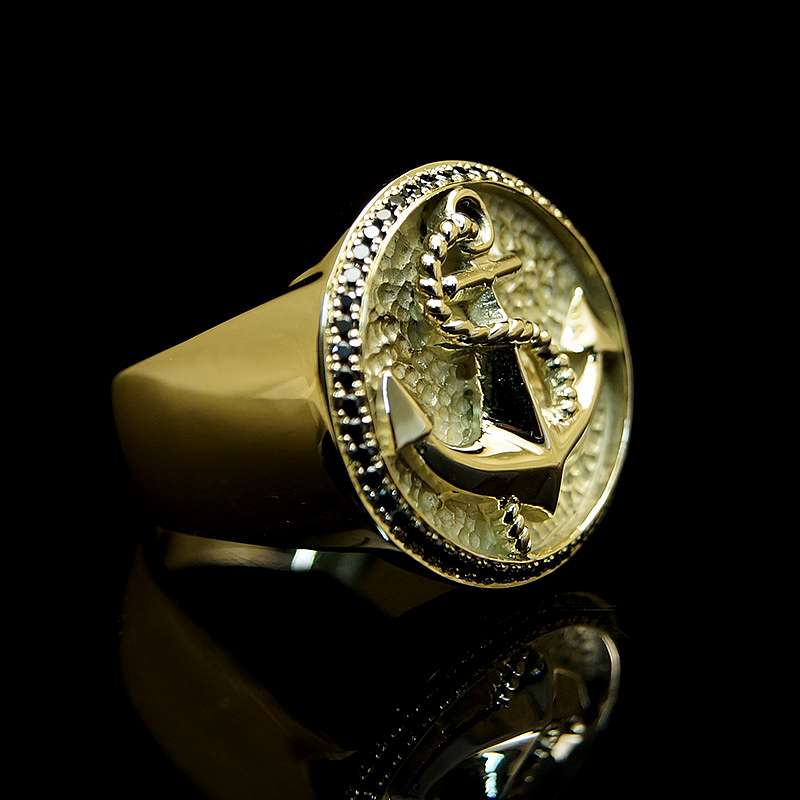 Ankerring aus Gold mit schwarzen Diamanten