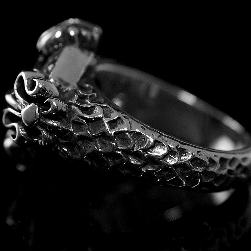 Ring Fleur de Lis mit Schmuckstein