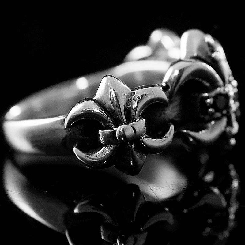 Mittelalterschmuck, Ring mit  Schmuckstein und Fleur de Lis