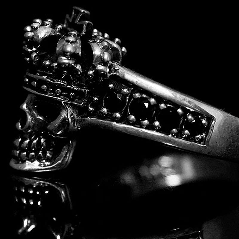 Totenkopf Ring mit Krone und Templerkreuz