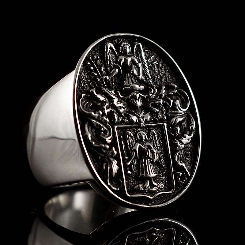 Ring mit Familien Wappen nach Kundenwusch gefertigt