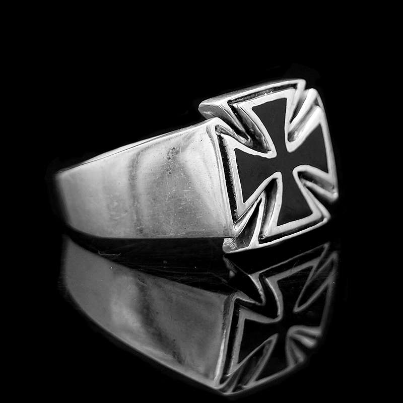 Schwarzer Templerkreuzring aus Sterlingsilber