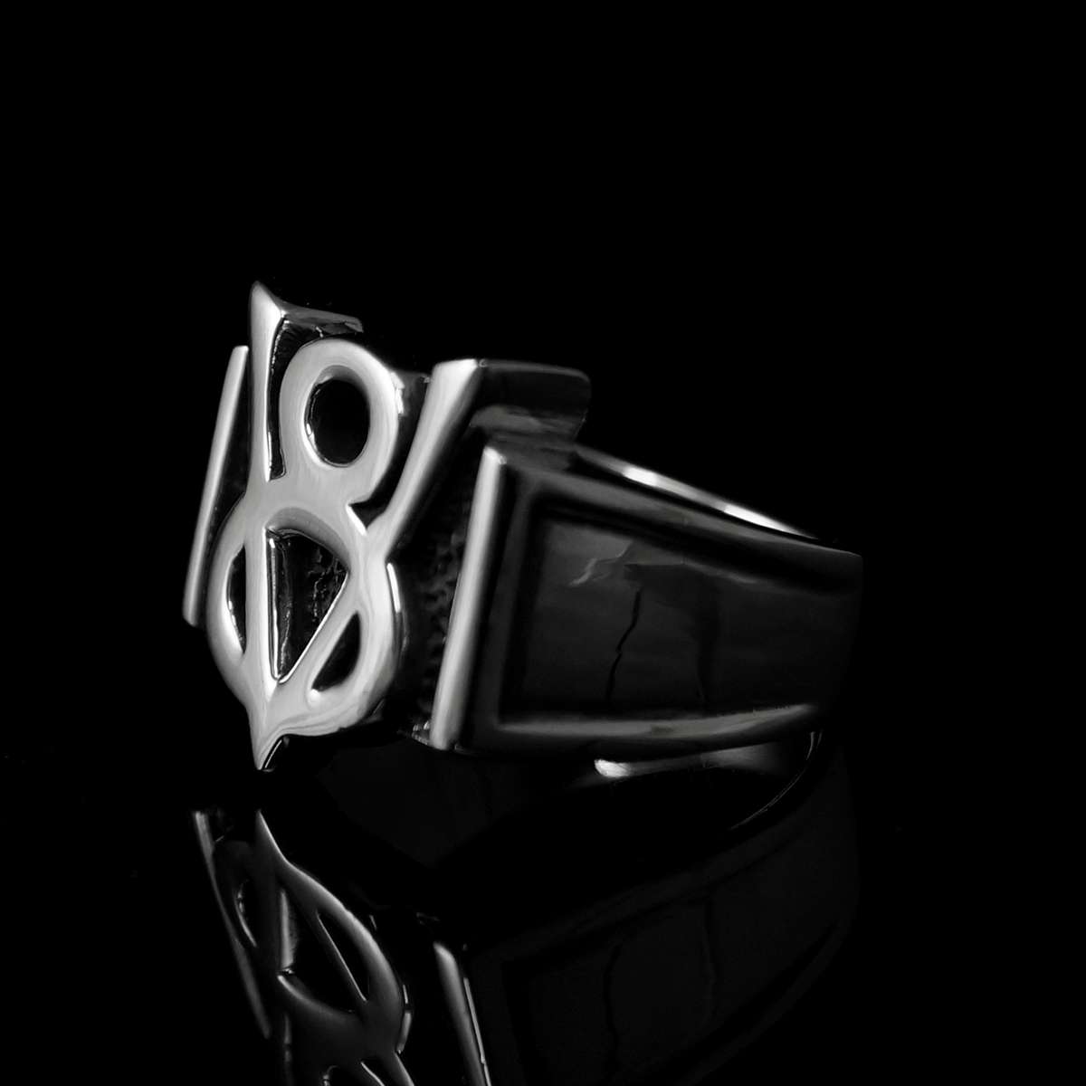 Bikerschmuck, V8 Motor Ring aus Silber