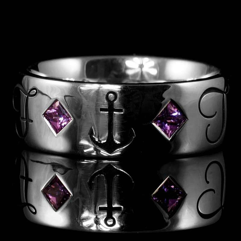 Eheringe mit Zirkonia und Saphiren