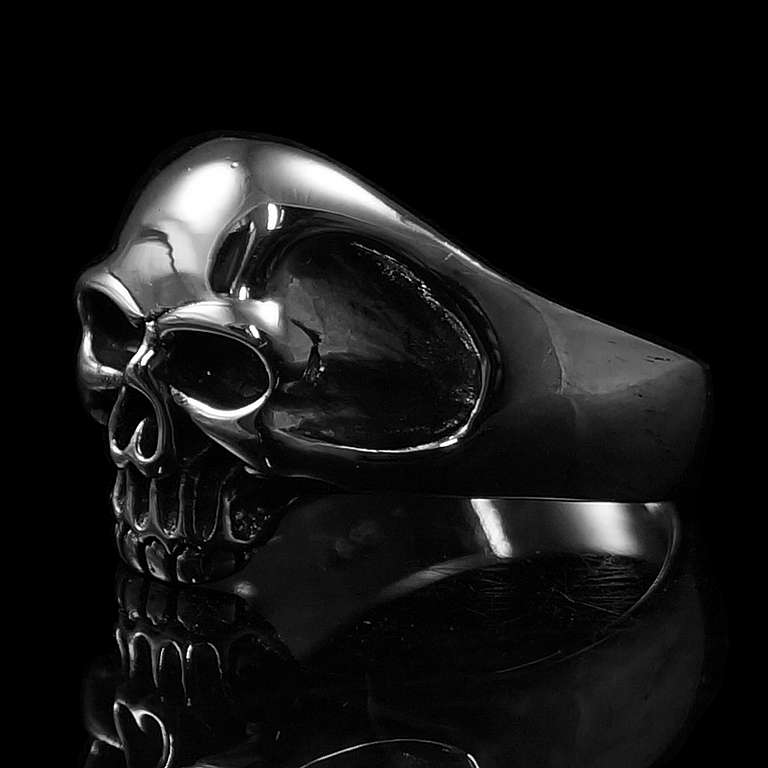 Totenkopfring ohne Unterkiefer aus Silber