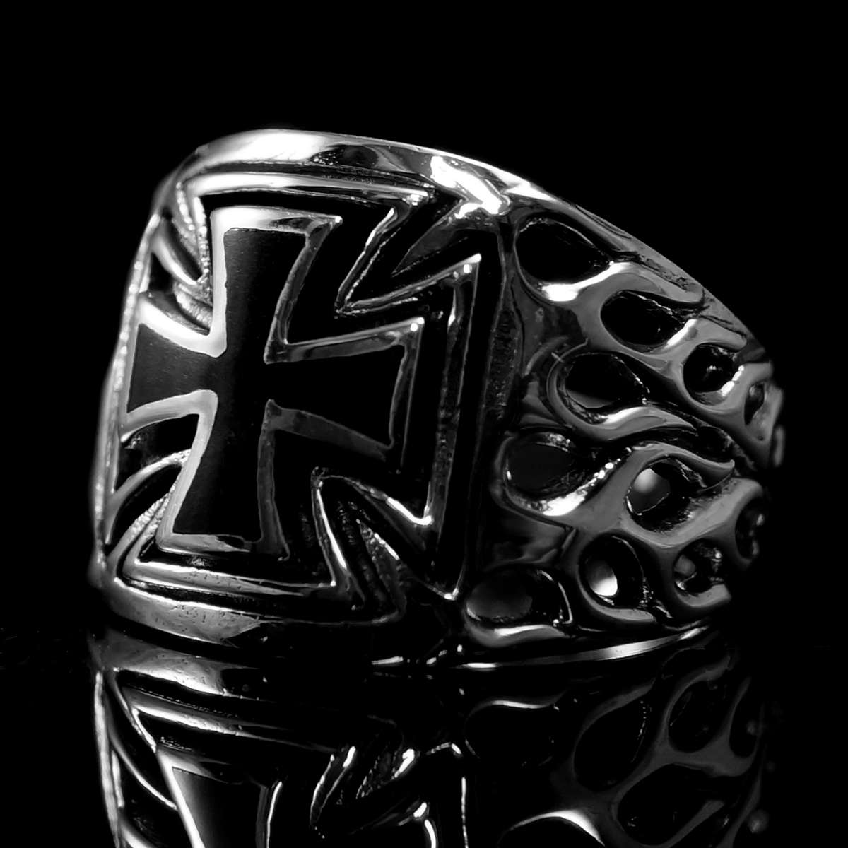 Templerkreuz Ring mit Flammen Muster