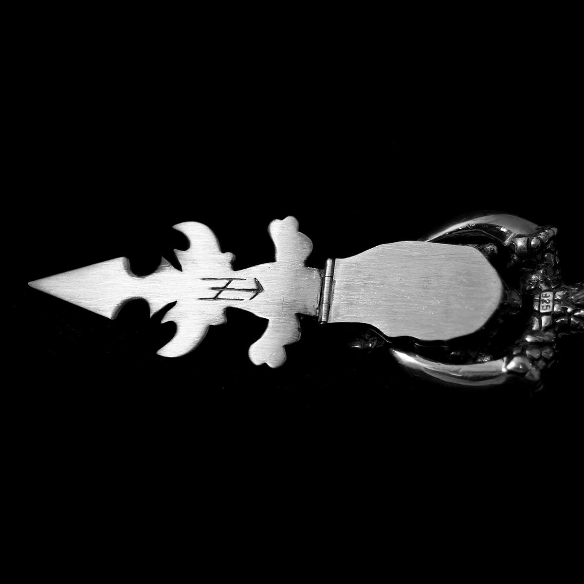 Totenkopf Anhnger aus Silber mit Geheimfach