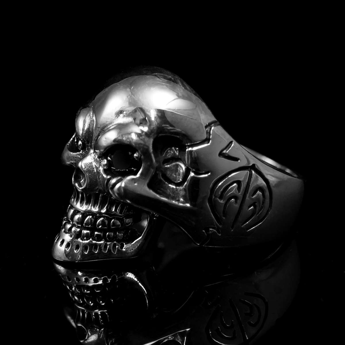 Bikerschmuck Totenkopf Ring mit Zirkonia und Muster