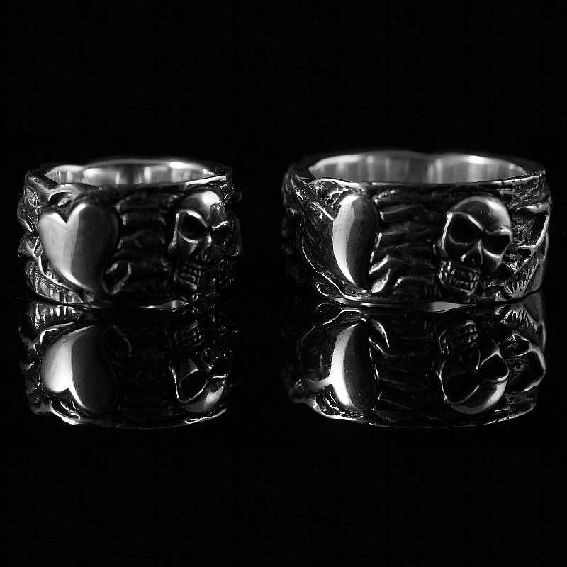Totenkopf Eheringe gefertigt aus 935er Silber