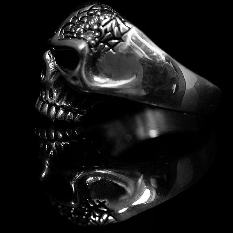 Totenkopf, Skullringe mit Zirkonia