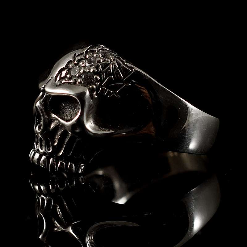 Bikerschmuck Totenkopfring Vampir mit 7 Zirkonia Steinen