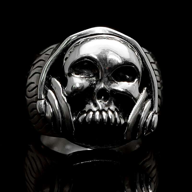 Totenkopfringe Ohrenfeindt aus Silber