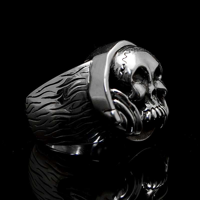 Totenkopfringe Ohrenfeindt aus Silber