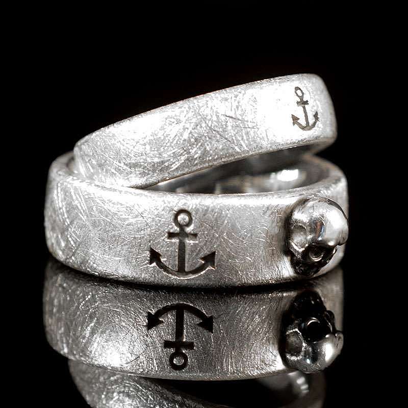 Trauringe, Eheringe mit Anker, Skull und Gravur