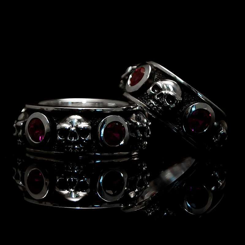 Trauringe, Eheringe mit Skull und Rubin