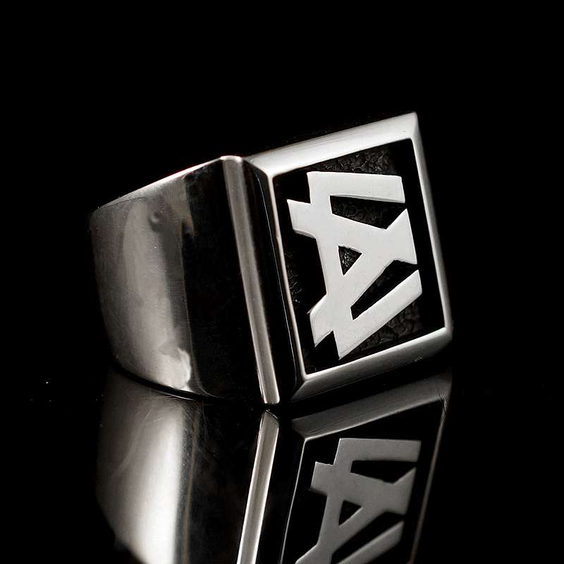 Ring mit Logo nach Kundenvorgabe gefertigt.