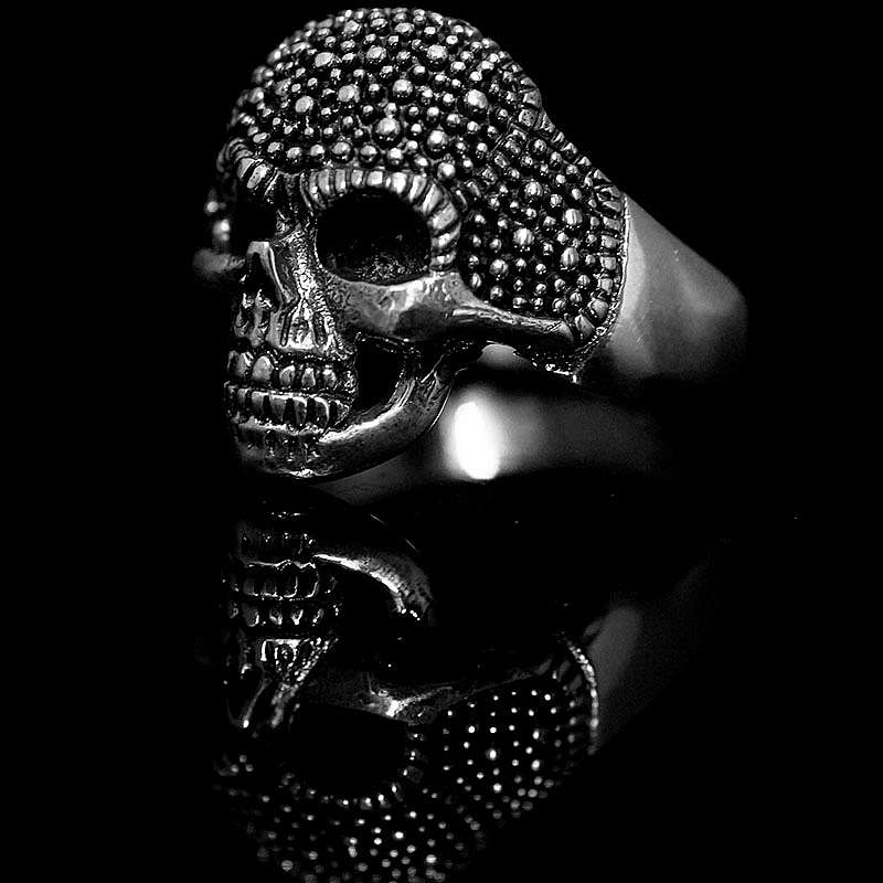 Totenkopf, Skullringe kleine Verzierung