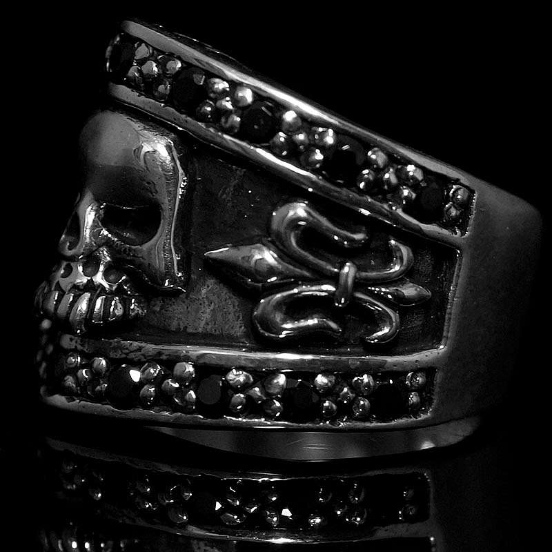 Bikerschmuck Skullringe mit Lilie