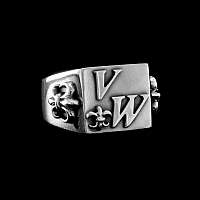 Siegelring mit Lilie und Initialen aus Silber