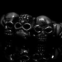 Bikerschmuck Totenkopf Ring mit kleinen Skulls