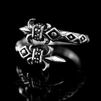 Offener Ring mit Fleur de Lis und schwarzen Zirkonia