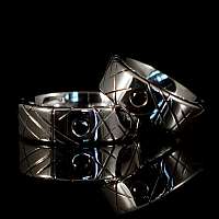 Eheringe mit Fantasie Gravur und Spinell