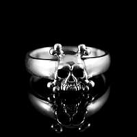 Rockerschmuck Totenkopf Ring mit Knochen aus Silber