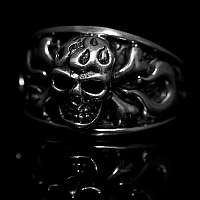 Totenkopf Ring, Skullringe mit Flammen