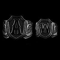 Massive Eheringe mit Buchstaben und Flgeln